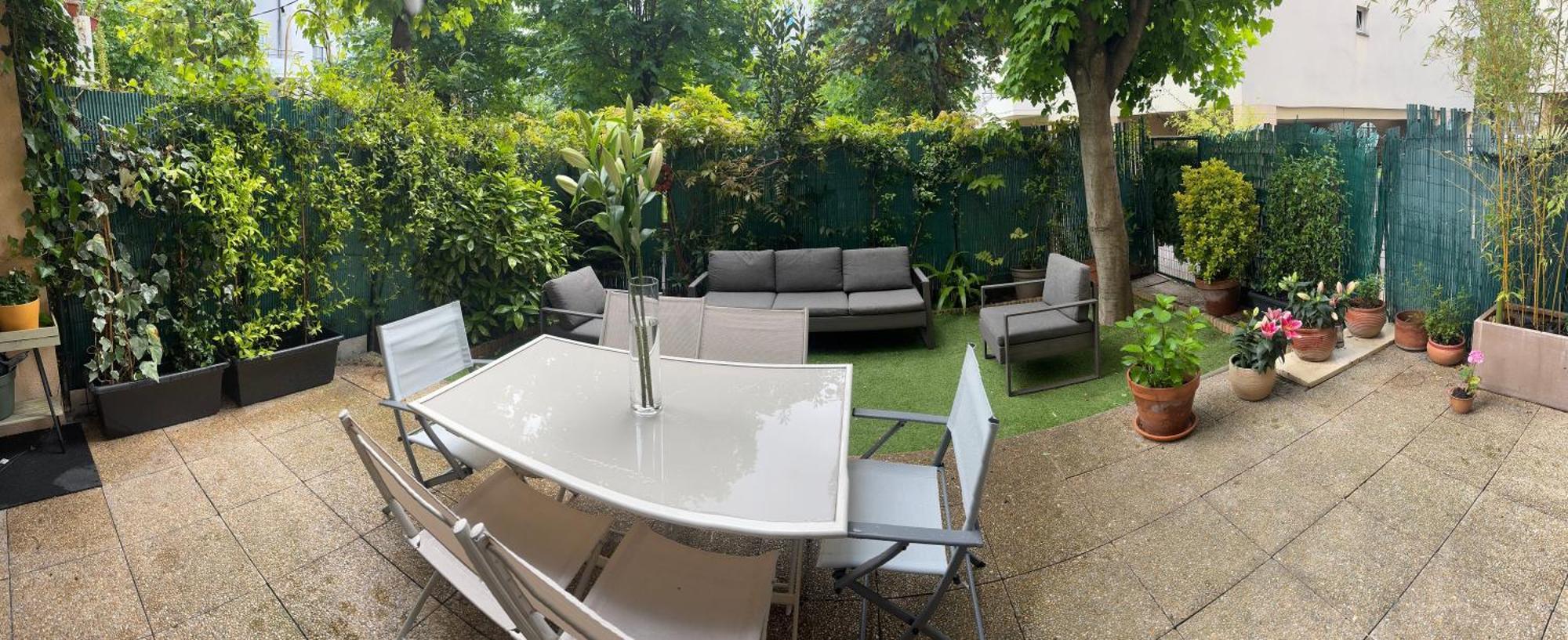 Le jardin du stade by UTA HOUSE Saint-Denis  Extérieur photo