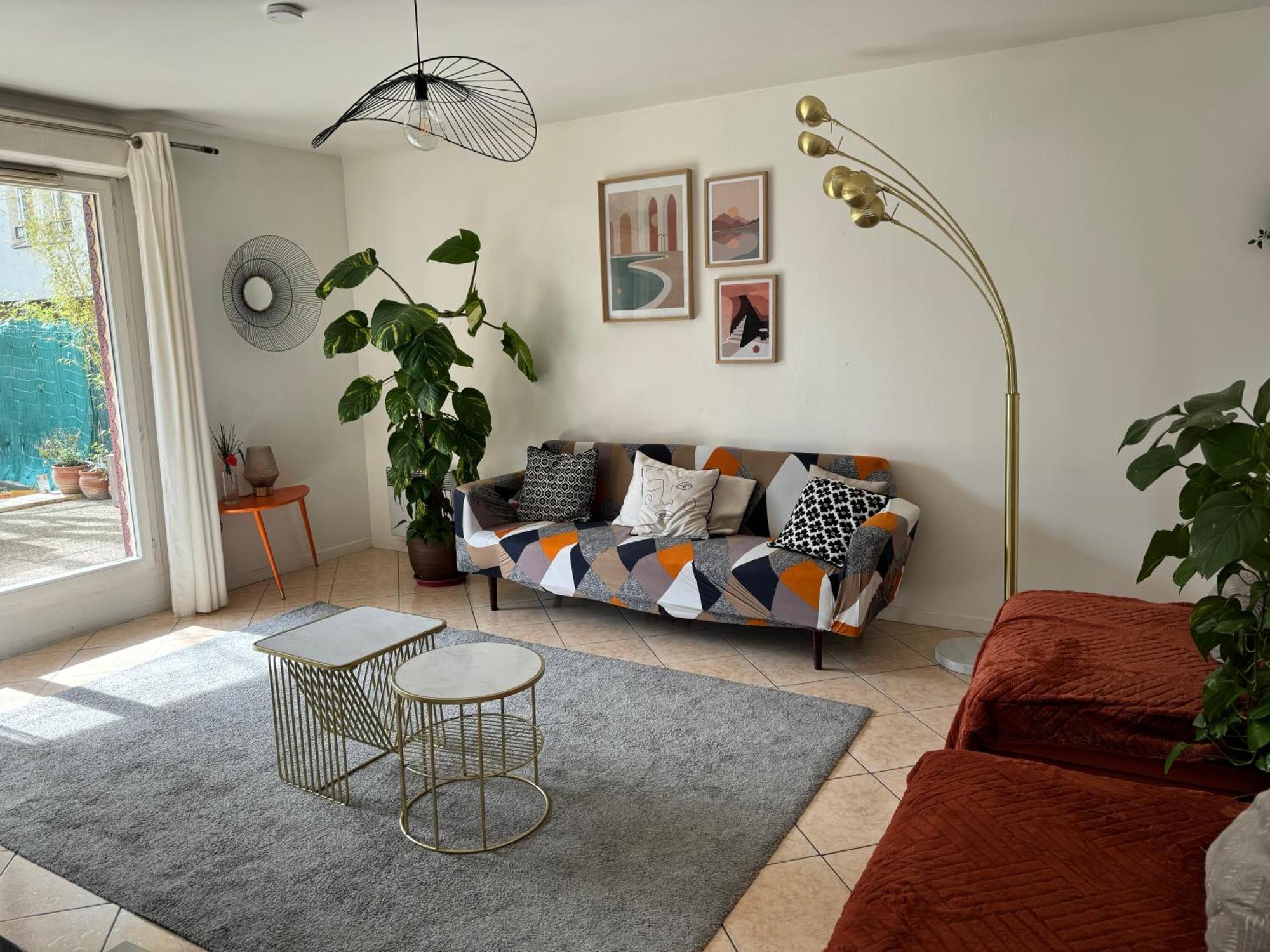 Le jardin du stade by UTA HOUSE Saint-Denis  Extérieur photo