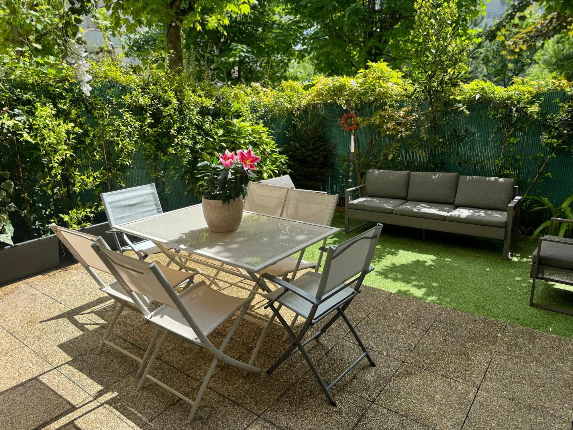 Le jardin du stade by UTA HOUSE Saint-Denis  Extérieur photo